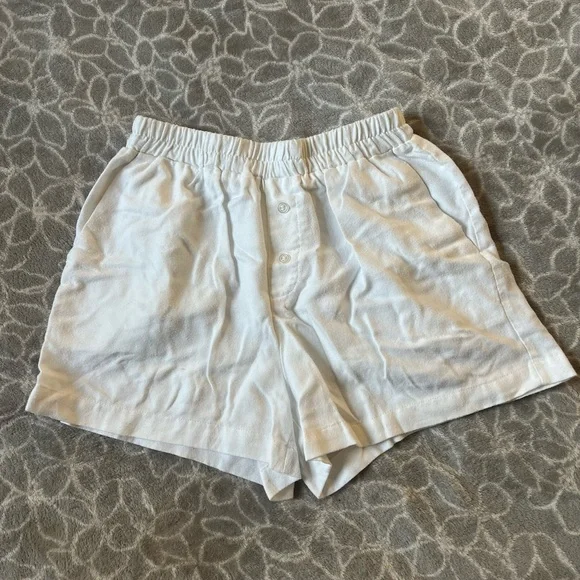 White linen shorts - Picture 1 of 3